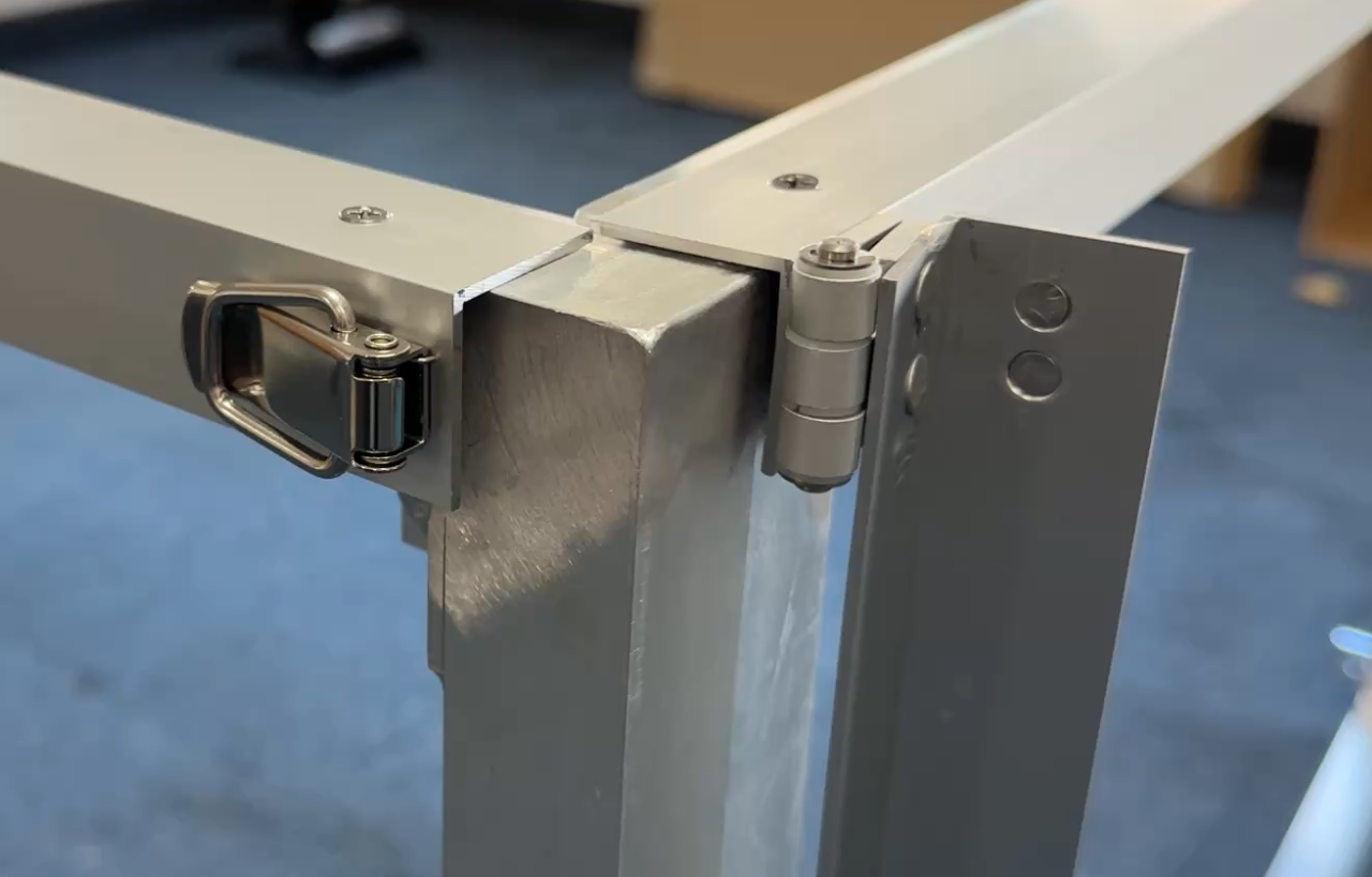 パネル差し替えクリップ